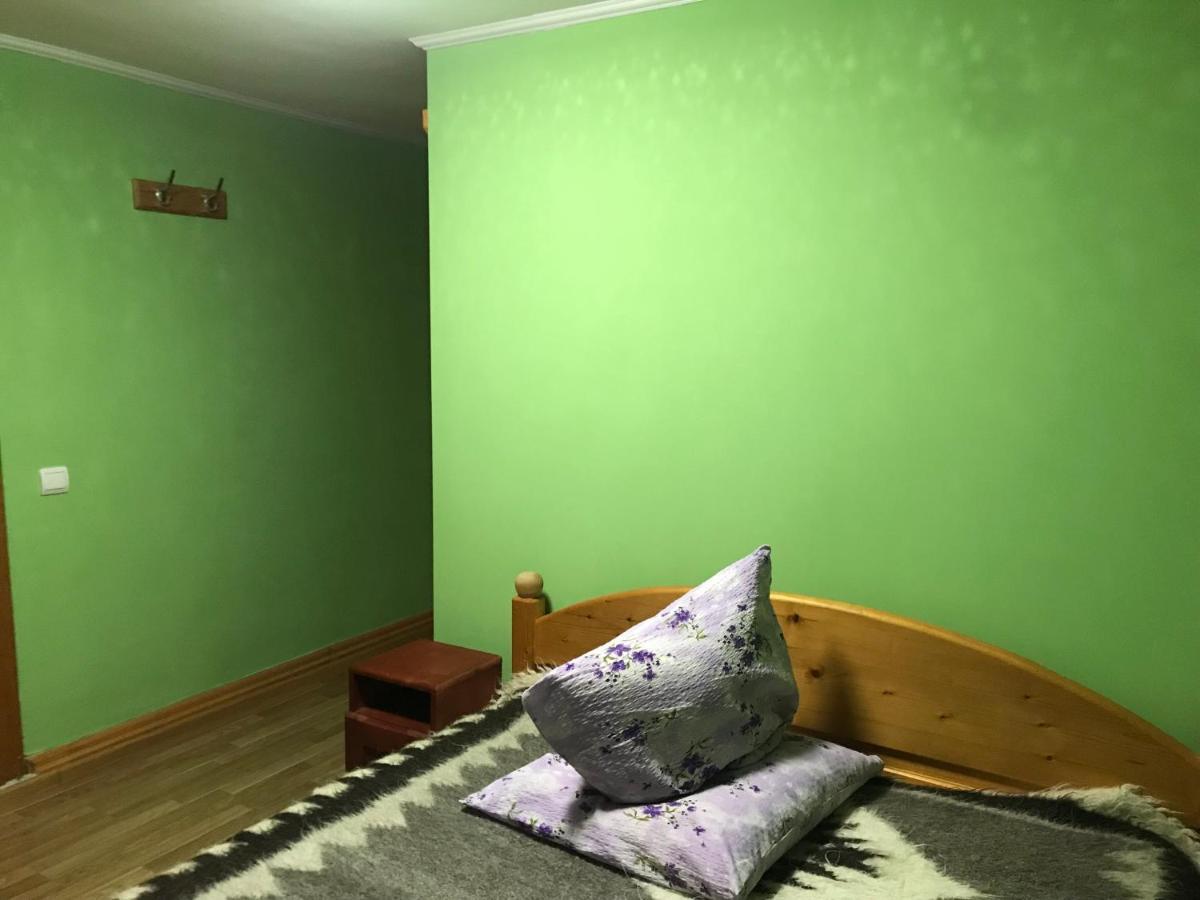 Hotel Na Gorbochku U Natali à Vorokhta Extérieur photo