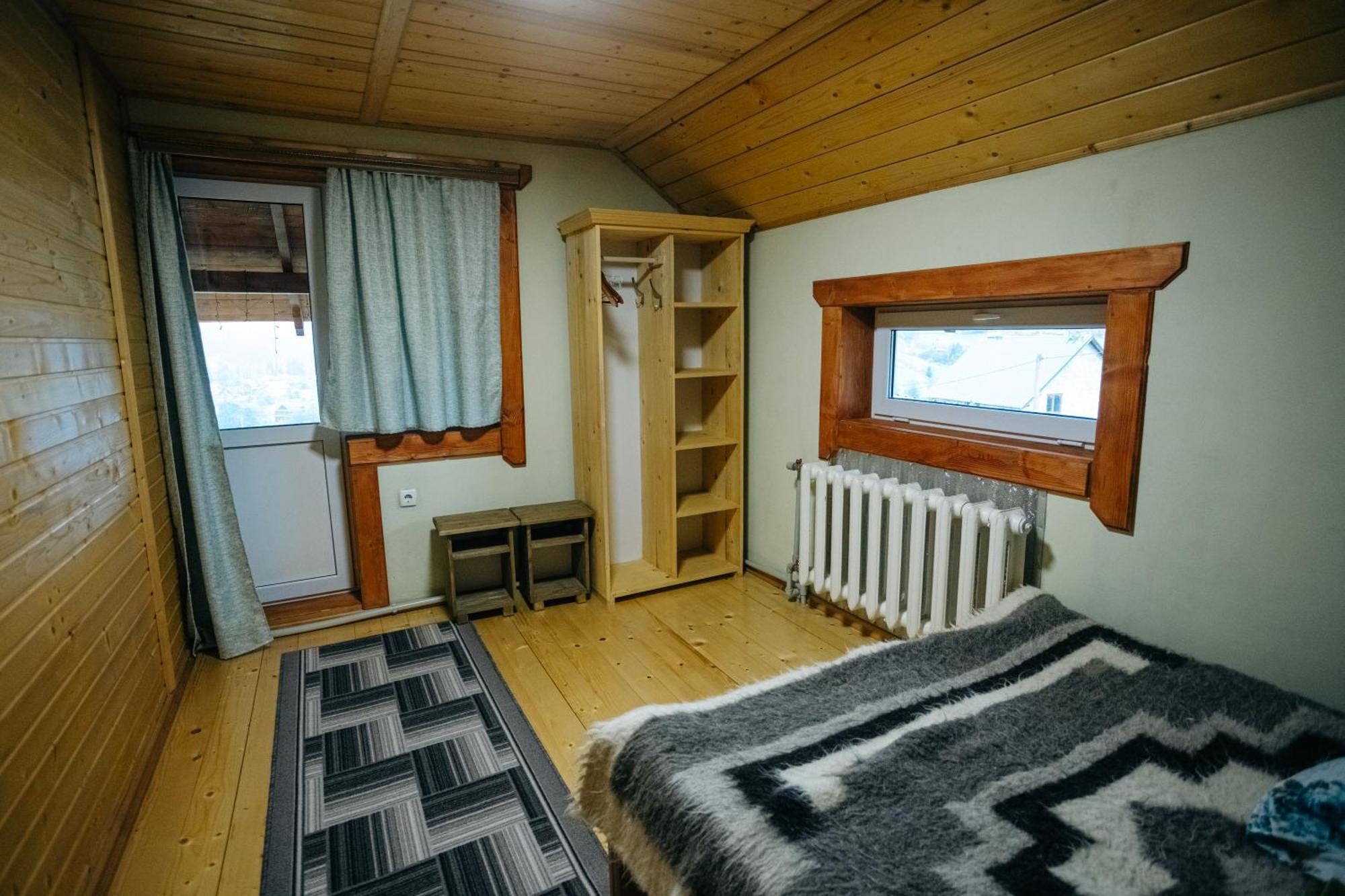 Hotel Na Gorbochku U Natali à Vorokhta Chambre photo