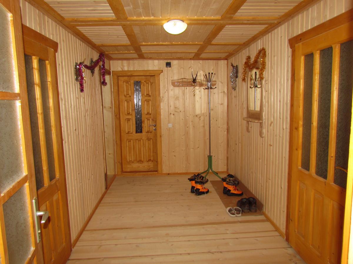 Hotel Na Gorbochku U Natali à Vorokhta Extérieur photo