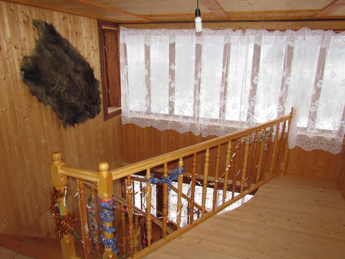 Hotel Na Gorbochku U Natali à Vorokhta Extérieur photo