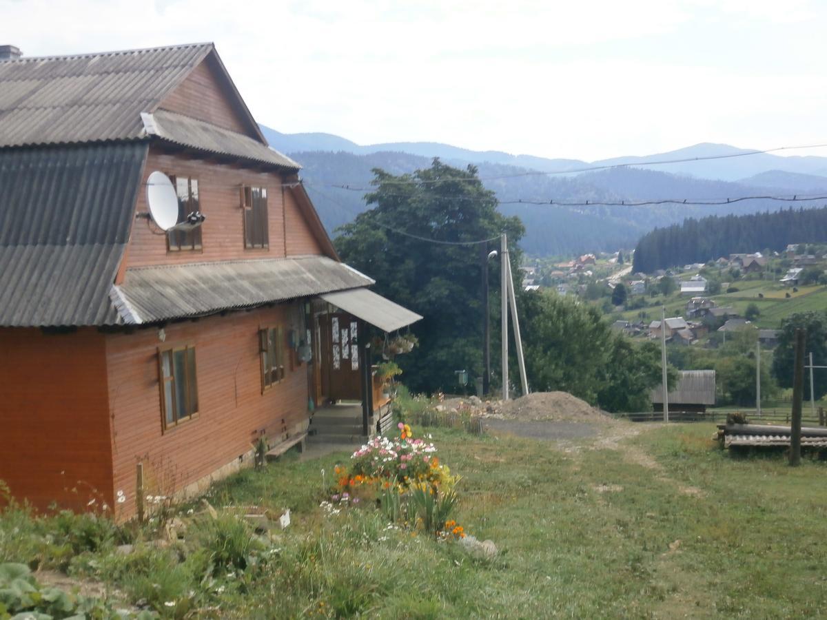 Hotel Na Gorbochku U Natali à Vorokhta Extérieur photo